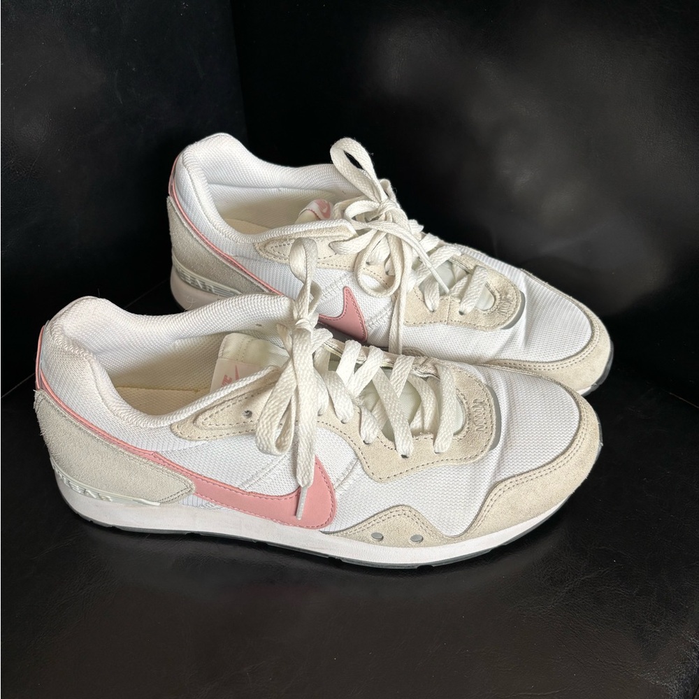 Nike Venture Runner Shoe